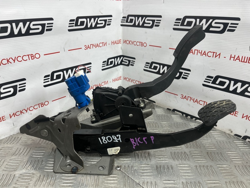 Педаль газа, 1000 рублей, Красноярск