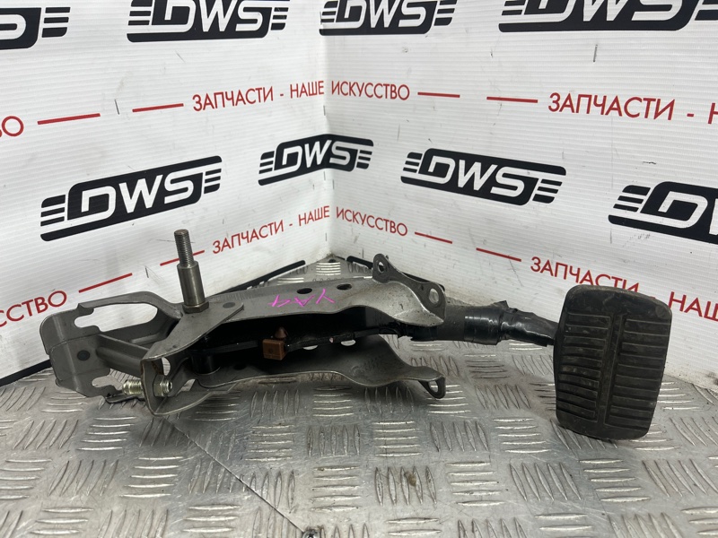 Педаль тормоза, 1000 рублей, Красноярск