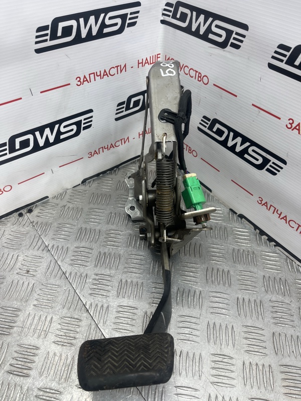 Педаль тормоза, 1000 рублей, Красноярск