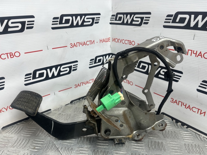 Педаль тормоза, 1000 рублей, Красноярск