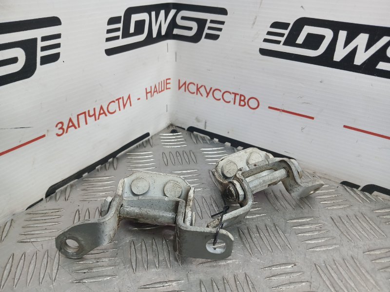 Петля двери багажника, 1500 рублей, Красноярск