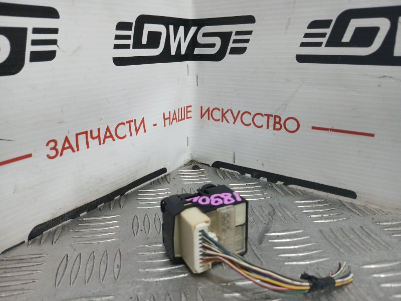 Блок управления зеркалами, 500 рублей, Красноярск