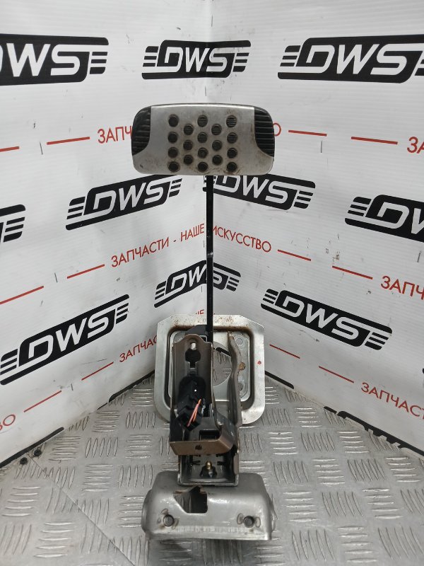 Педаль тормоза, 1000 рублей, Красноярск