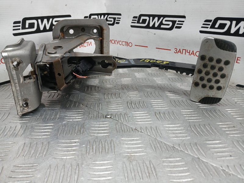 Педаль тормоза, 1000 рублей, Красноярск