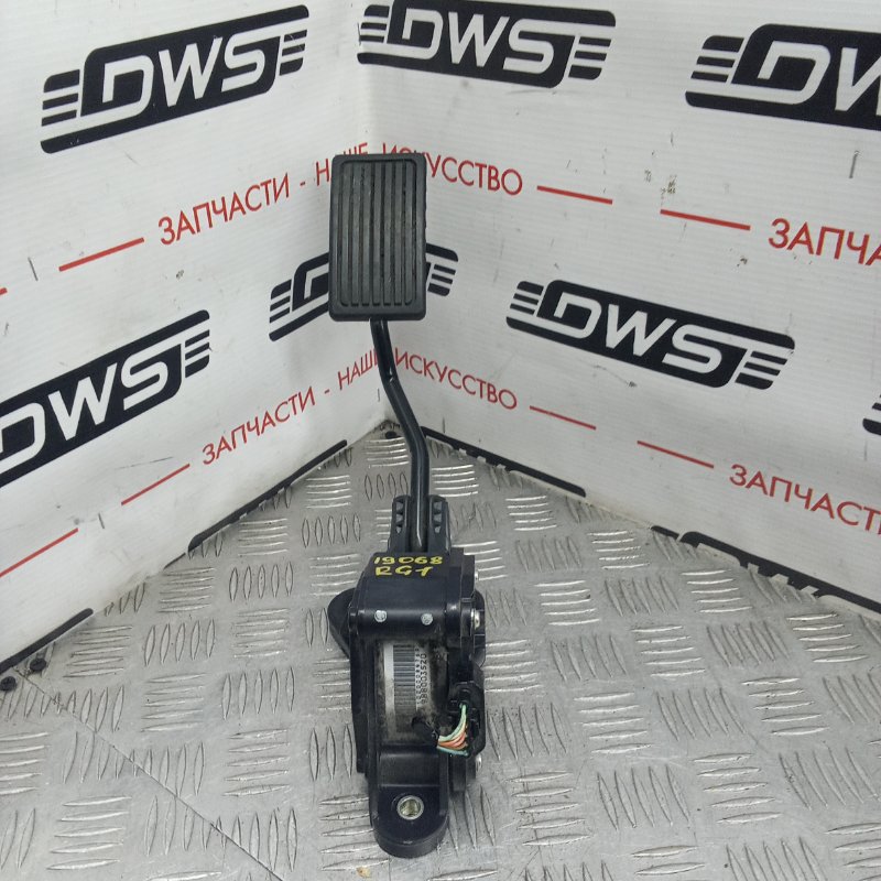 Педаль газа, 1000 рублей, Красноярск