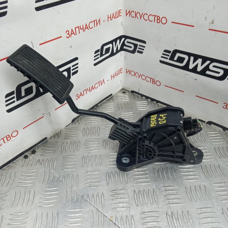 Педаль газа, 1000 рублей, Красноярск