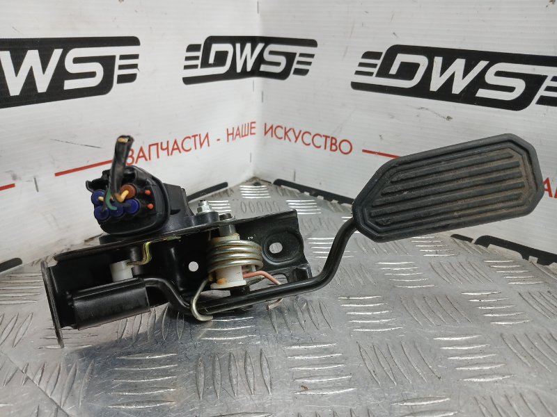 Педаль газа, 1000 рублей, Красноярск