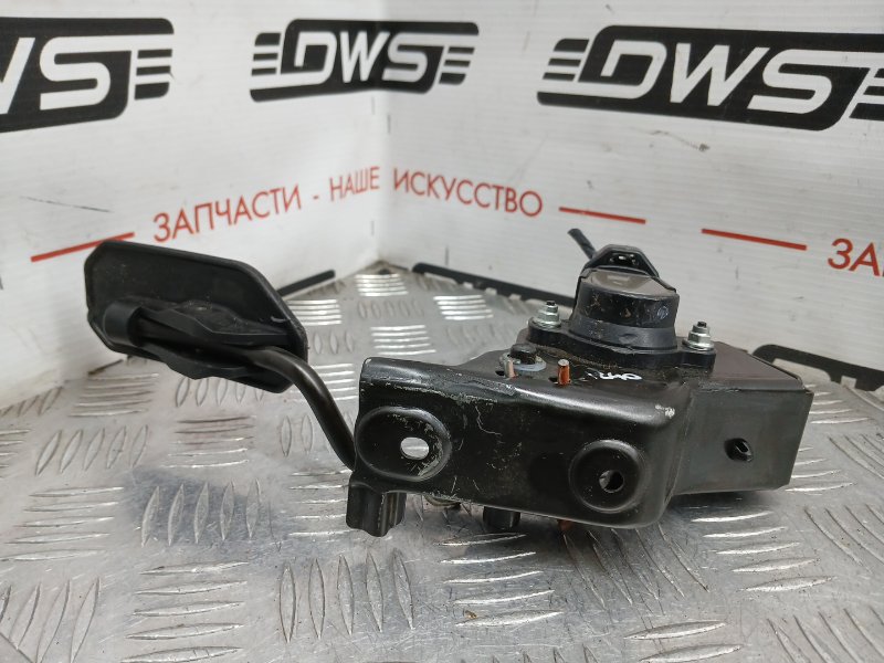 Педаль газа, 1000 рублей, Красноярск