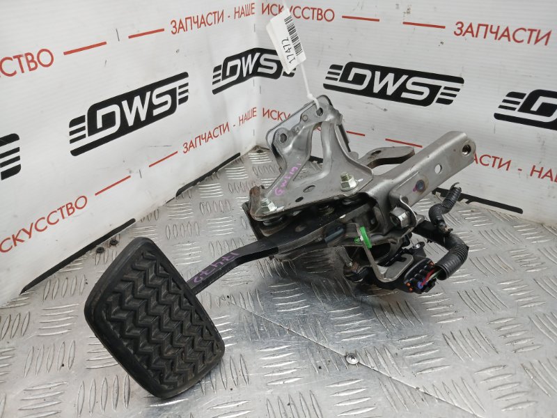 Педаль тормоза, 1000 рублей, Красноярск