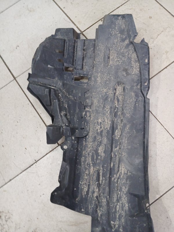 Подкрылок, 500 рублей, Красноярск