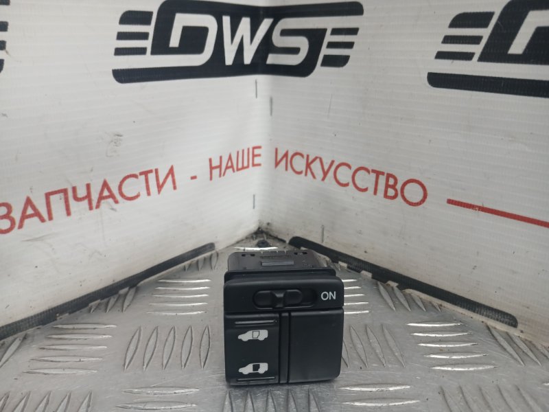 Кнопка управления дверьми, 900 рублей, Красноярск