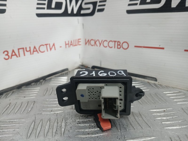 Блок управления зеркалами, 500 рублей, Красноярск