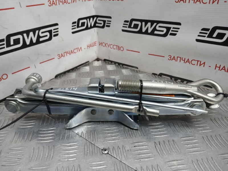 Домкрат, 1000 рублей, Красноярск