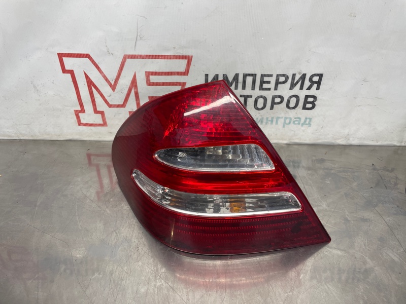 Фонарь задний Mercedes E-Class W211 2.2 CDI 646.961 2003 левый