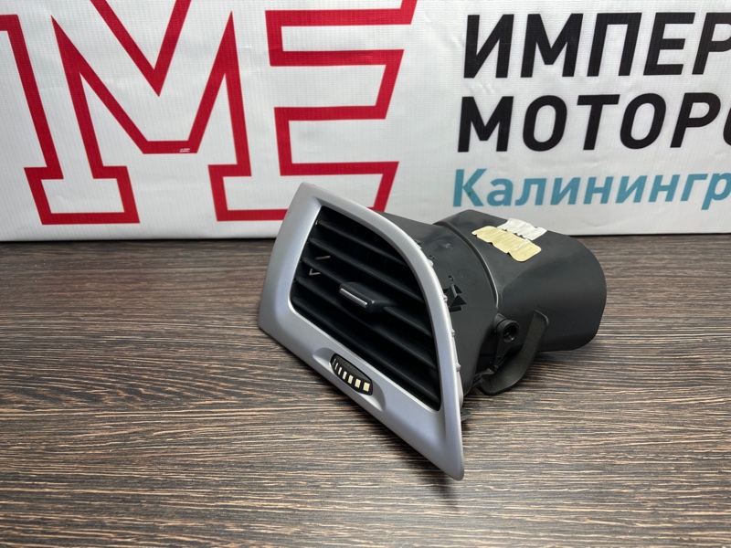 Дефлектор воздушный Renault Megane 1.5 DCI K9K837 2010 передний левый