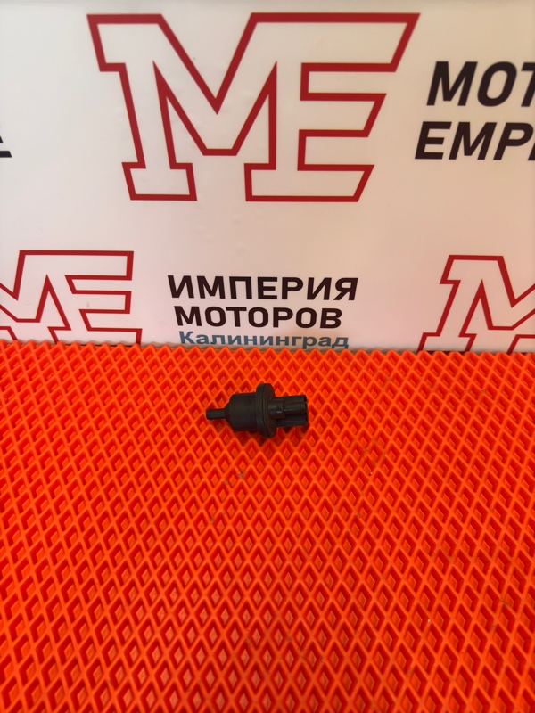 Запчасть клапан вентиляции Seat Ibiza 2011 1.4 CGG 6QE906517 Б/У Клапан вентиляции Seat Ibiza 2011 1.4 CGG 6QE906517 Б/У