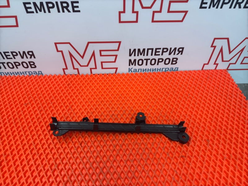 Запчасть кронштейн Skoda SuperB 2010 1.8 TFSI CDA 06J133519A Б/У Кронштейн Skoda SuperB 2010 1.8 TFSI CDA 06J133519A Б/У