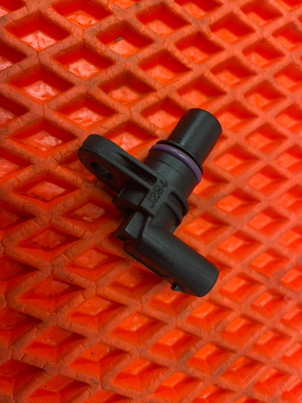 Датчик положения распредвала Fabia 2018