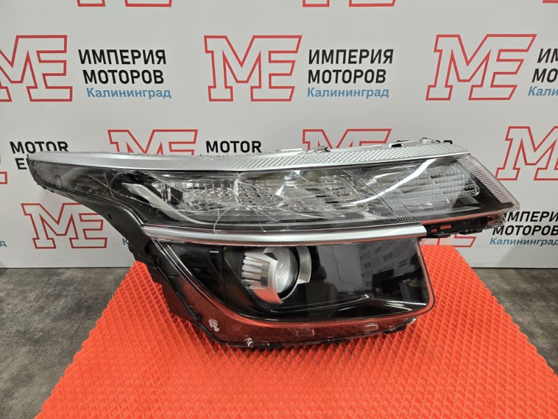 Фара битая передняя правая Kia Seltos 2020 92102Q5010 Б/У