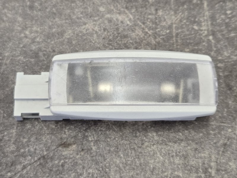 Плафон подсветки салона Volkswagen Jetta VI 1.6 CFN CFNA 105 л.с. Плафон подсветки салона Volkswagen Jetta VI 1.6 CFN CFNA 105 л.с.