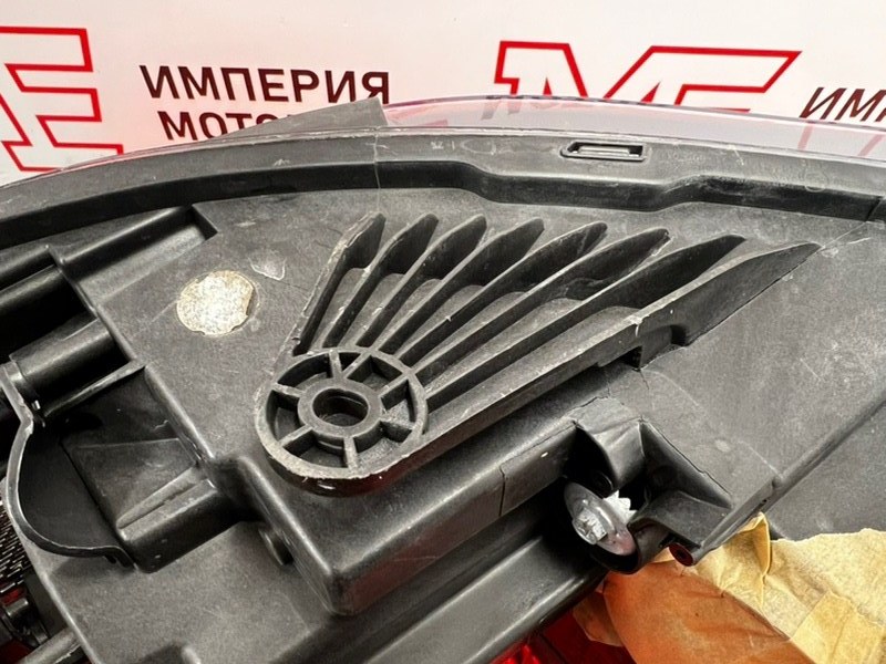 Фара передняя левая G01F 2023