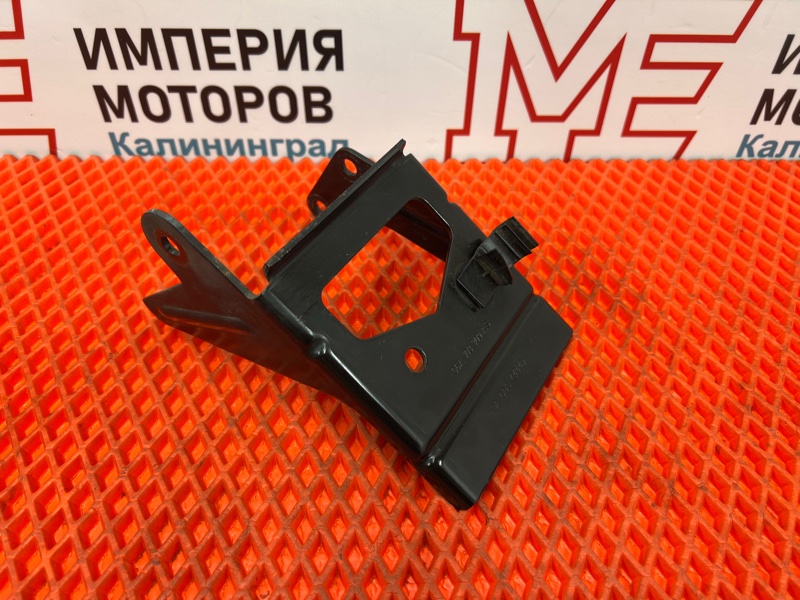 Запчасть кронштейн двигателя передний Audi A3 2010 1.6 BSE 06A103309AS Б/У Кронштейн двигателя передний Audi A3 2010 1.6 BSE 06A103309AS Б/У