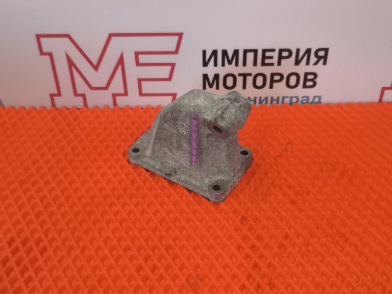 Кронштейн двигателя правый Mercedes-Benz A1122233704 Б/У