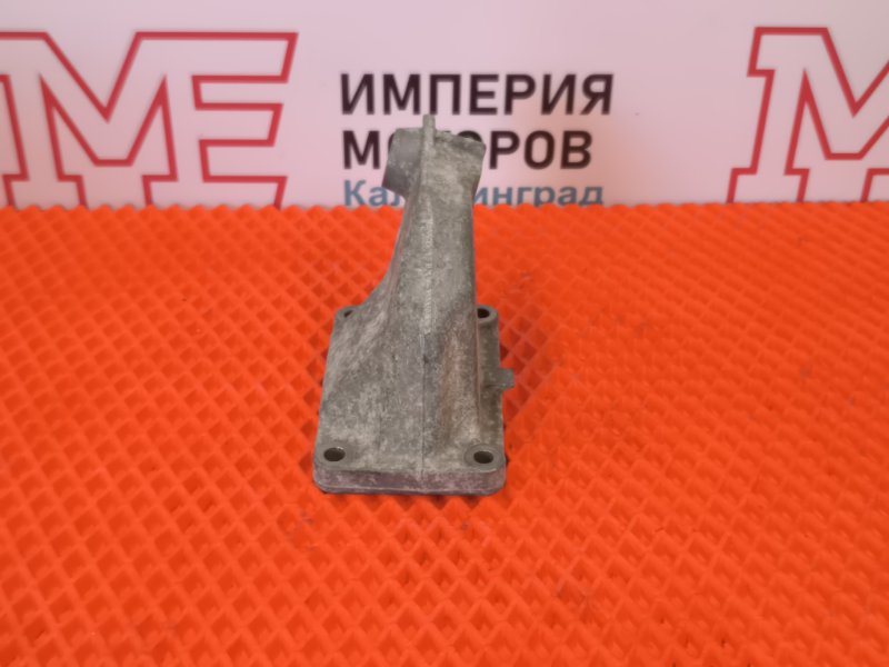 Кронштейн двигателя правый