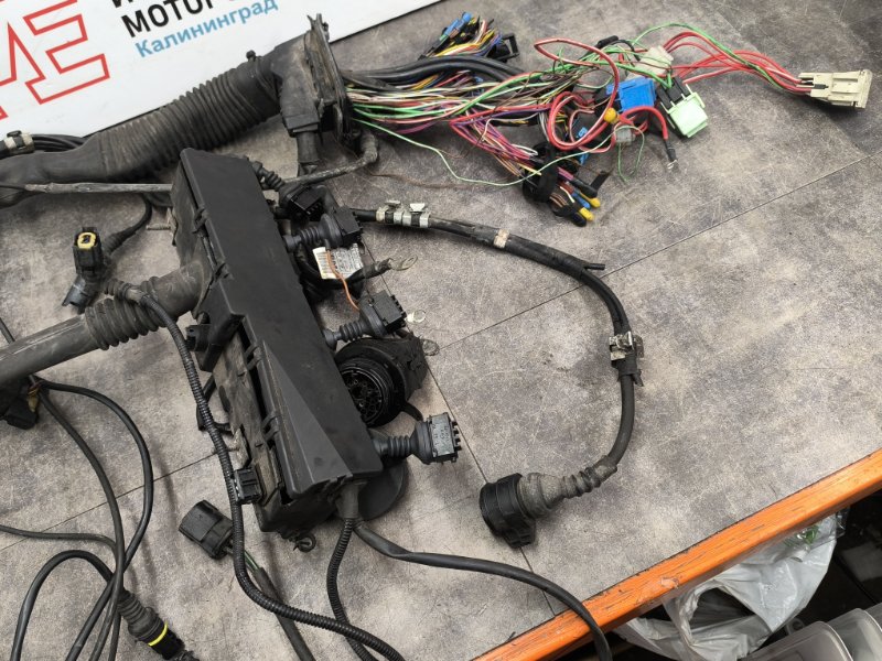 Проводка двигателя 7 1999 3.5 M62B35 358S2
