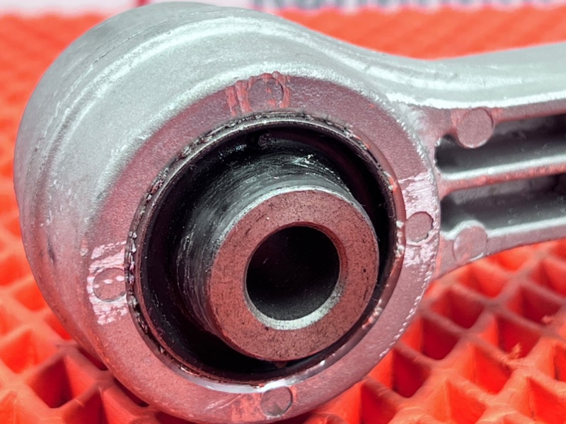 Подушка двигателя задняя CS55 Plus UNI-S UNI-T Подушка двигателя задняя CS55 Plus UNI-S UNI-T