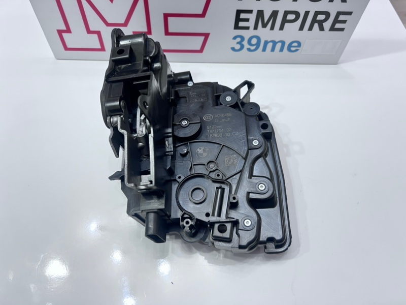 Запчасть замок двери задний правый BMW 5 G30 6 G32 7 G11 8 G16 X5 X6 X7 51227477704 новая Замок двери задний правый BMW 5 G30 6 G32 7 G11 8 G16 X5 X6 X7 51227477704 новая