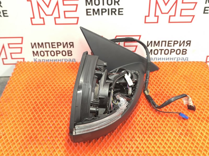 Зеркало правое Audi Q8