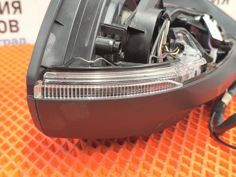 Зеркало правое Q8 2019