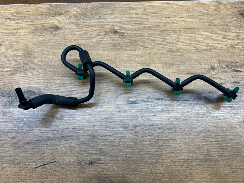 Топливная трубка 5008 2013 1.6 HDi 9HD DV6C Топливная трубка 5008 2013 1.6 HDi 9HD DV6C