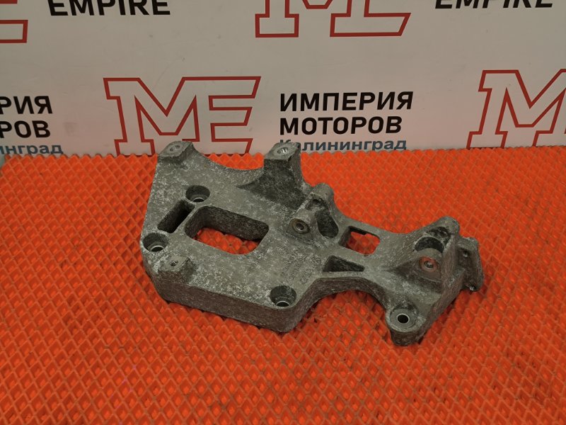 Запчасть кронштейн генератора Audi A3 2010 1.6 BSE 06F903143F Б/У Кронштейн генератора Audi A3 2010 1.6 BSE 06F903143F Б/У