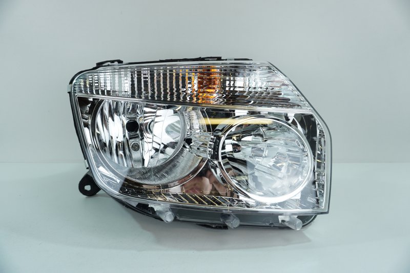 Фара Renault Duster (1) правая