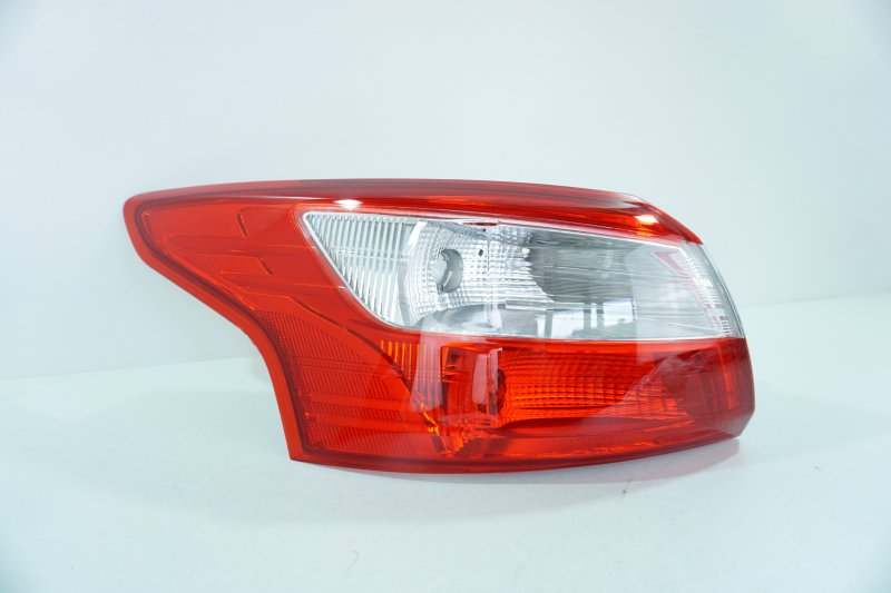 Фонарь Ford Focus (3) левая