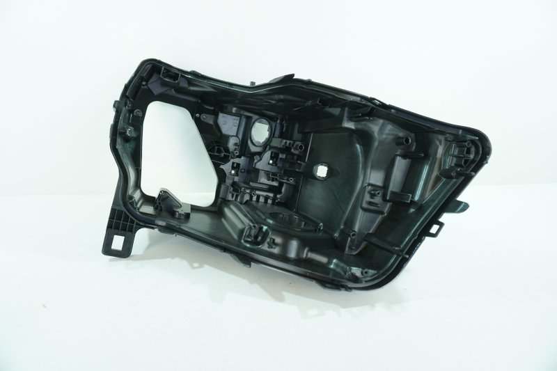 Корпус фары Audi Q3 (F3) правая