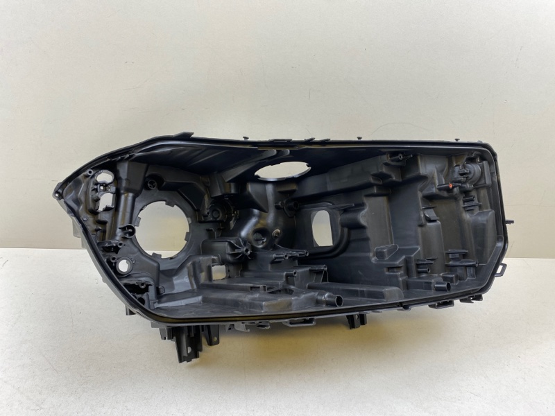 Корпус фары BMW 6er (G32) правая
