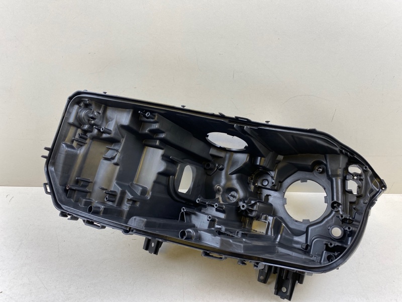 Корпус фары BMW 6er (G32) левая