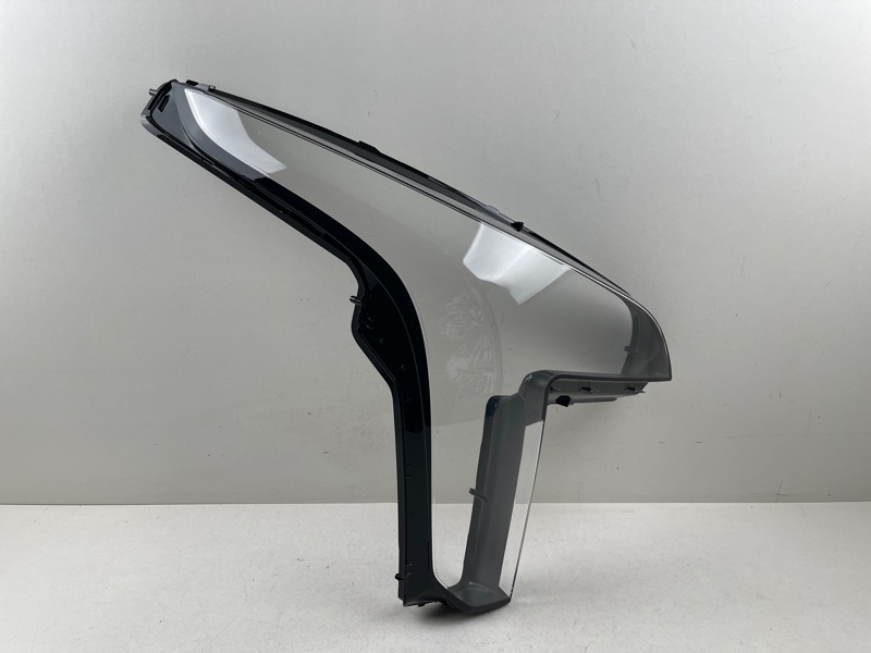 Стекло фары Cadillac XT4 правая