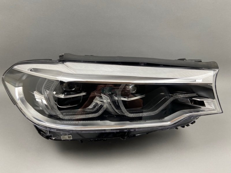 Фара BMW 5er (G30) правая