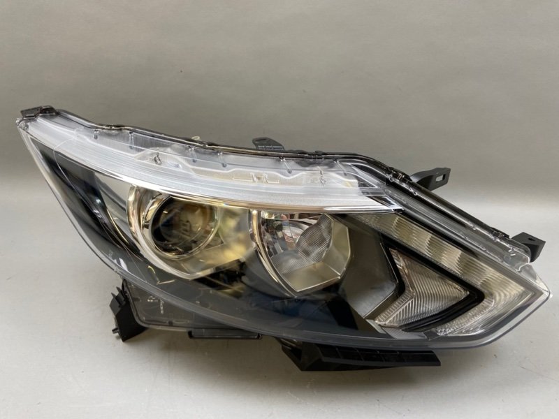 Фара Nissan Qashqai (J11) правая