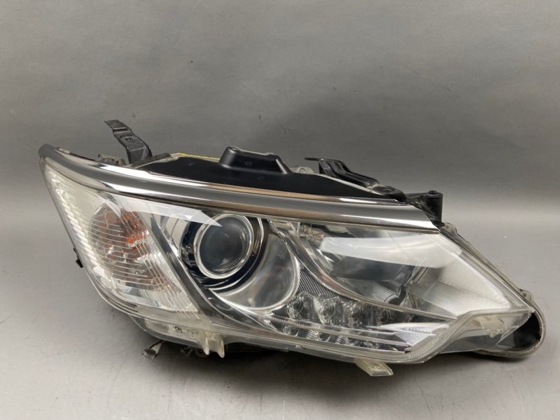 Фара Toyota Camry (V55) правая