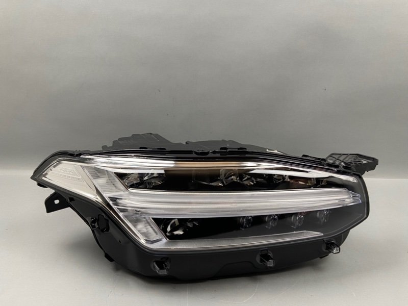 Фара Volvo XC90 (2) правая