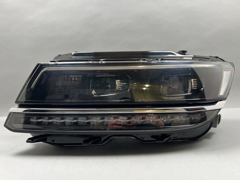 Фара Volkswagen Tiguan (2) левая