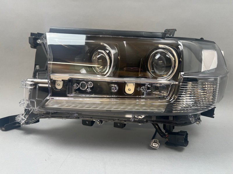 Фара Toyota Land Cruiser (200) левая