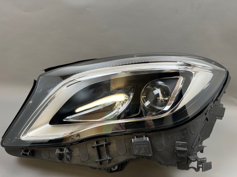 Фара Mercedes-Benz GLA (X156) левая