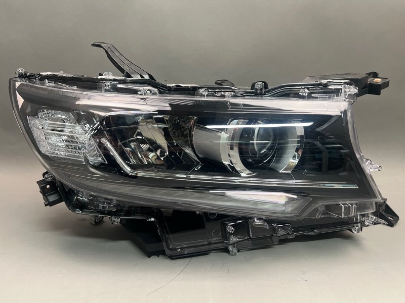 Фара Toyota Land Cruiser Prado (150) правая
