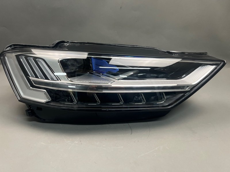 Фара Audi A8 (D5) правая